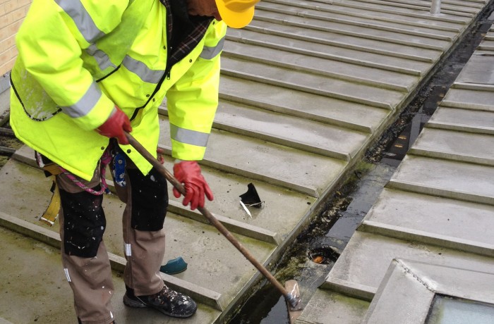 Gutter clean services – Hampshire and Surrey