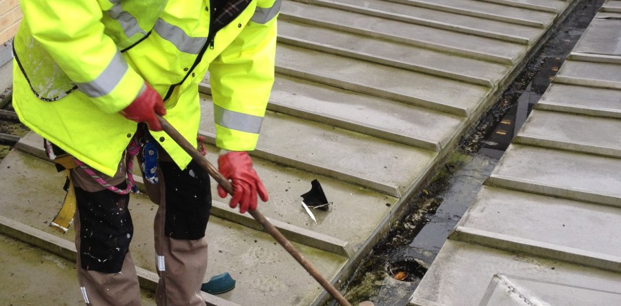 Gutter clean services – Hampshire and Surrey