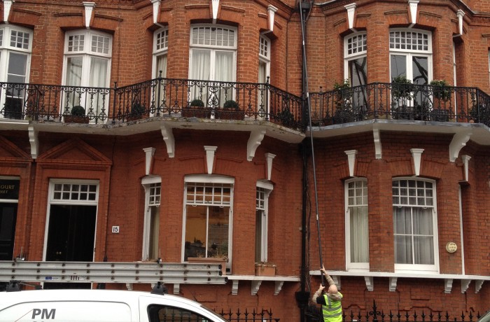 Extendable gutter vacuum – Chelsea, London